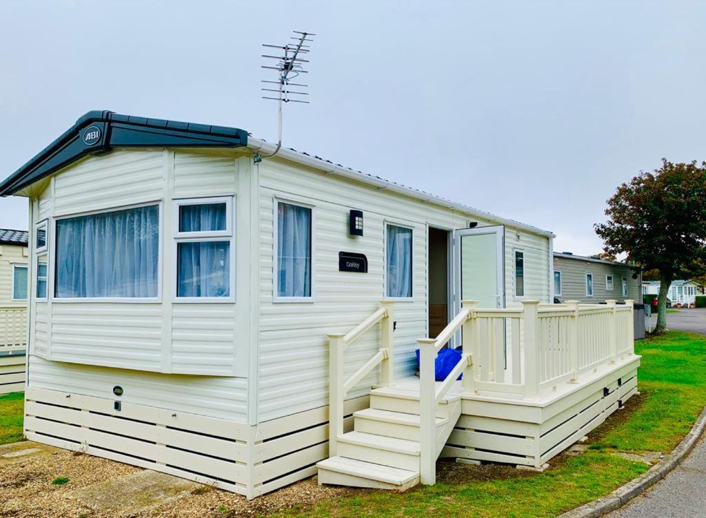 Shorefield Country Park, Where The New Forest Meets The Sea, Passes For All Entertainment Included Milford on Sea Exterior photo