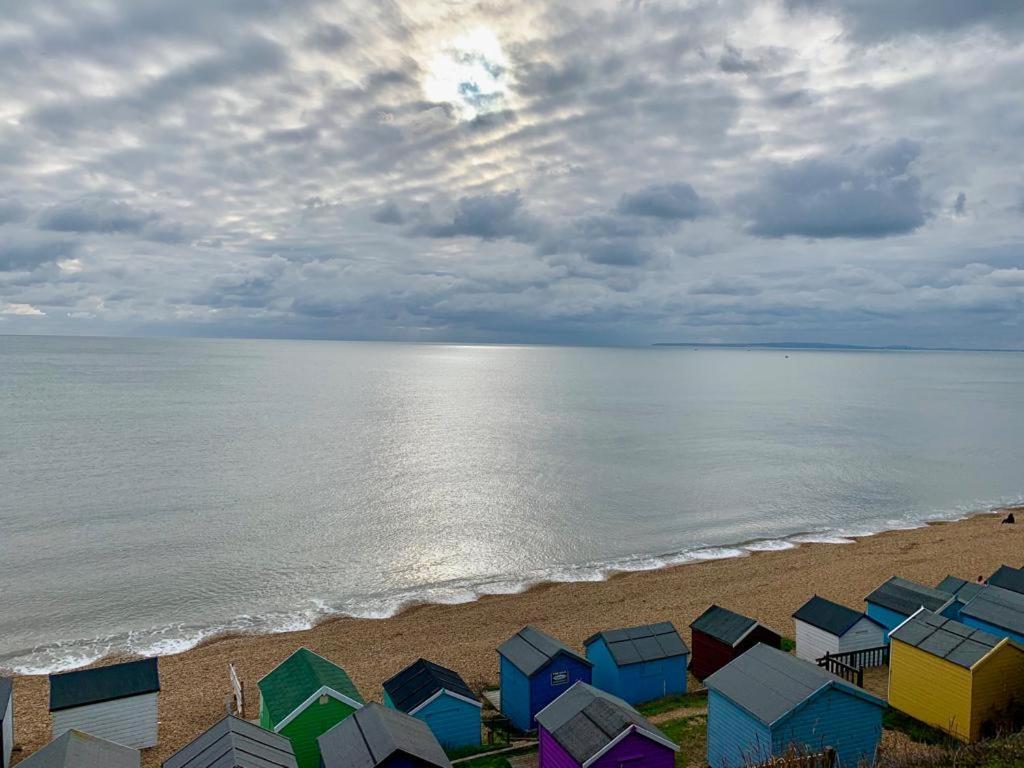 Shorefield Country Park, Where The New Forest Meets The Sea, Passes For All Entertainment Included Milford on Sea Exterior photo