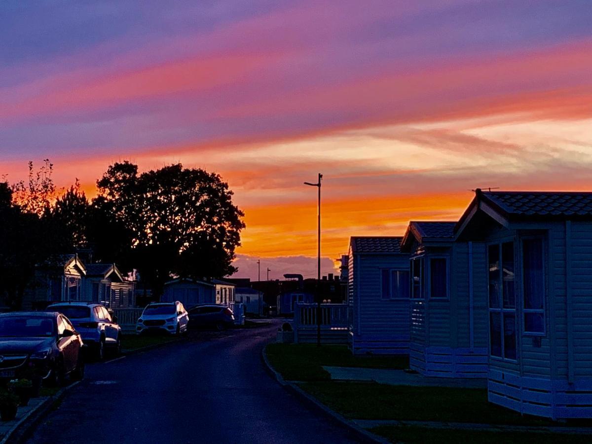 Shorefield Country Park, Where The New Forest Meets The Sea, Passes For All Entertainment Included Milford on Sea Exterior photo